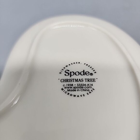 Spode Christmas Tree Mitten Dishes | Set of 2 Red and Green 7 Inch - Picture 5 of 6